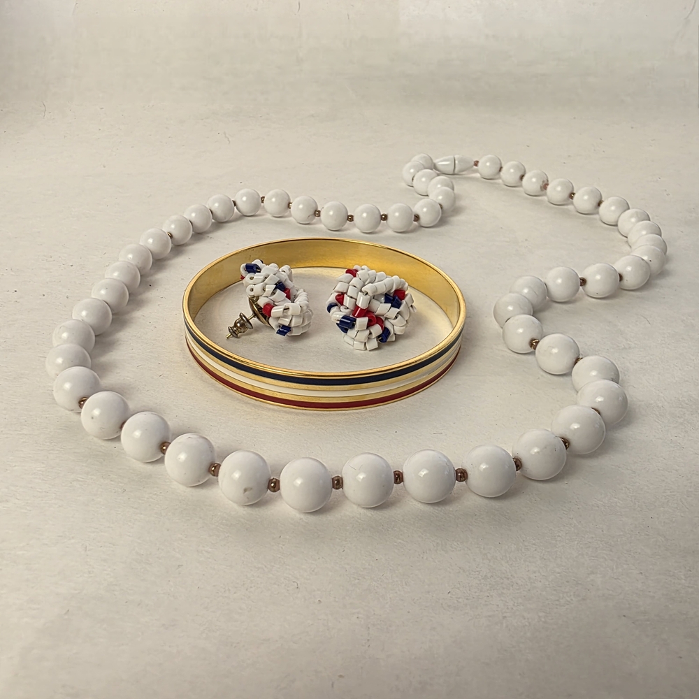 Vintage Summer Jewelry Set: Beaded Necklace, Seed Bead Earrings and Avon Bangle